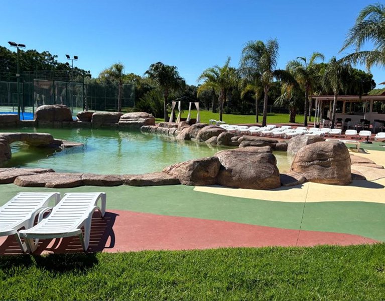 ¡Vacaciones en Cambrils a tu manera! Tú eliges: catamarán o Aquopolis