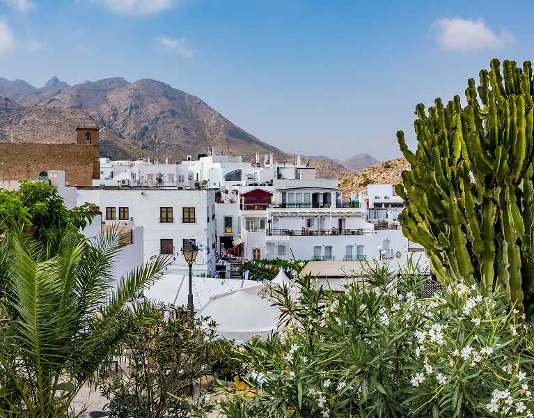 Descubre la Costa de Almería desde tu apartamento en Mojácar