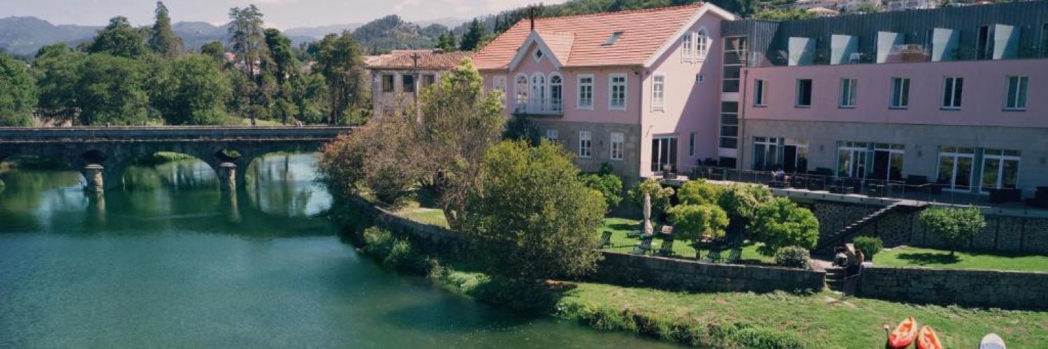 ¡El norte de Portugal y su encanto! Hotel 4* en el río Vez