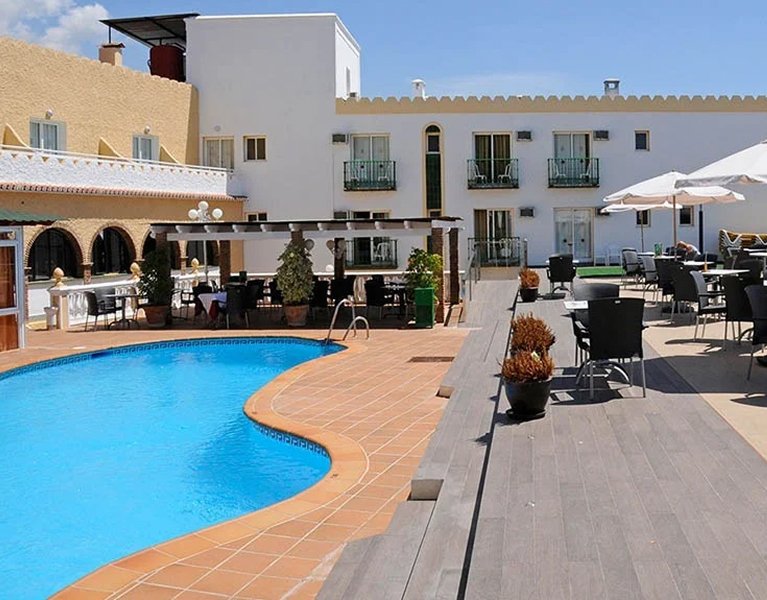 Un verano inolvidable en la Costa del Sol: Nerja con spa incluido