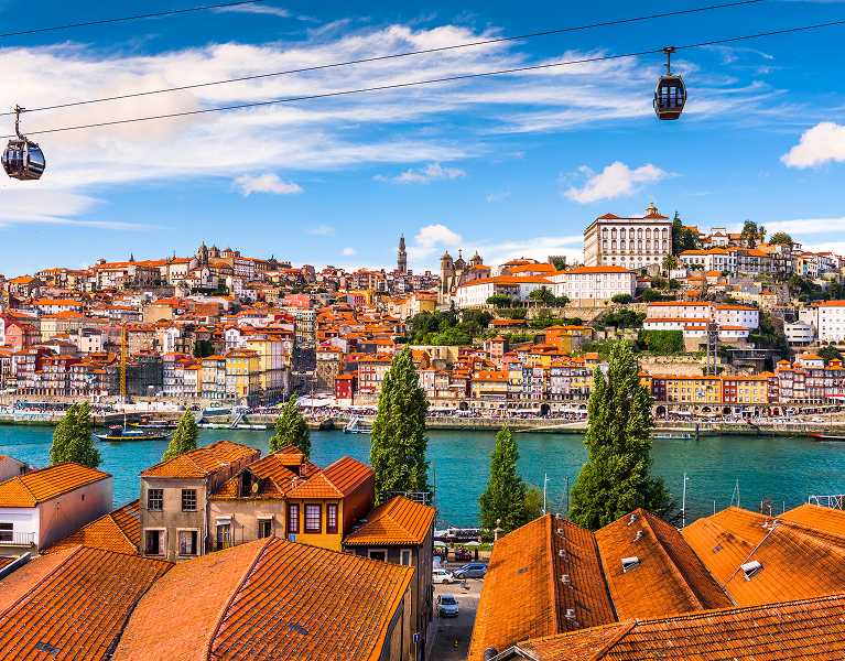 Oporto: el encanto de Portugal junto al Duero
