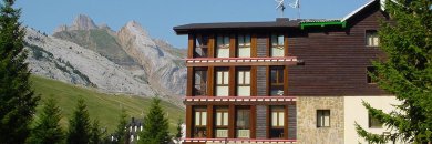 Candanchú: una escapada entre montañas y paisajes de postal