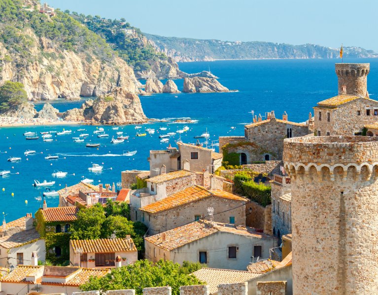 Disfruta de Tossa de Mar en hotel 4* cerca del mar