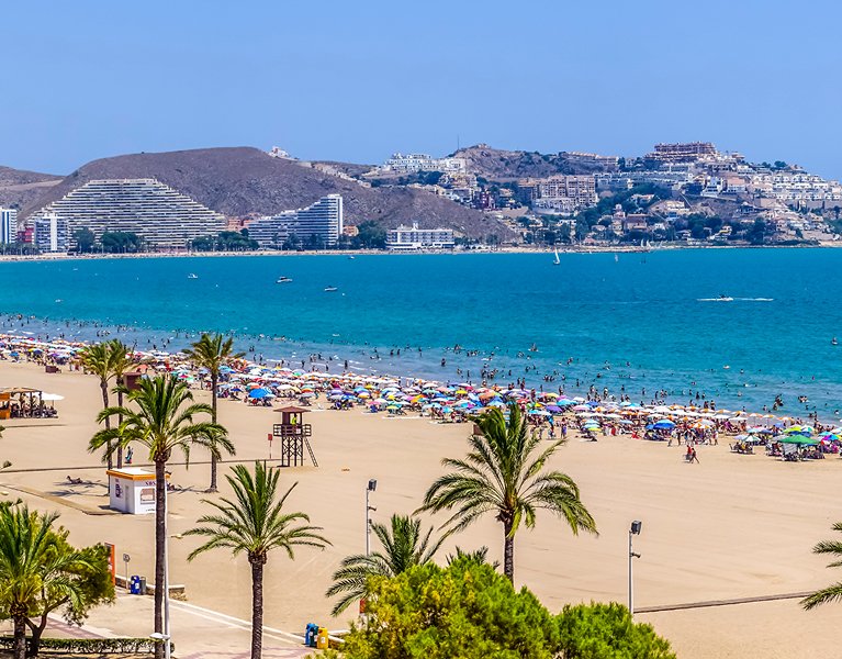 Cullera: mar y atardeceres en la costa de Valencia