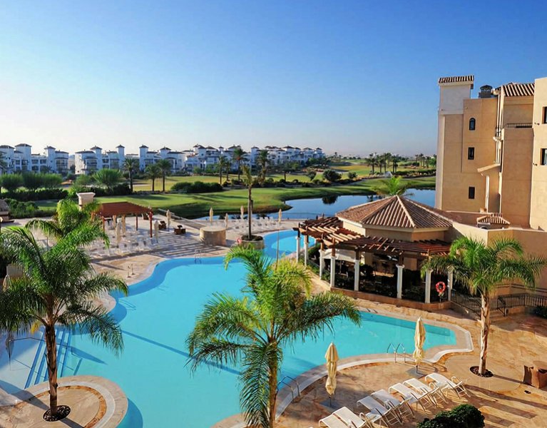 ¡Desconexión de lujo en Murcia! Disfruta de un Hilton 5* con acceso al spa
