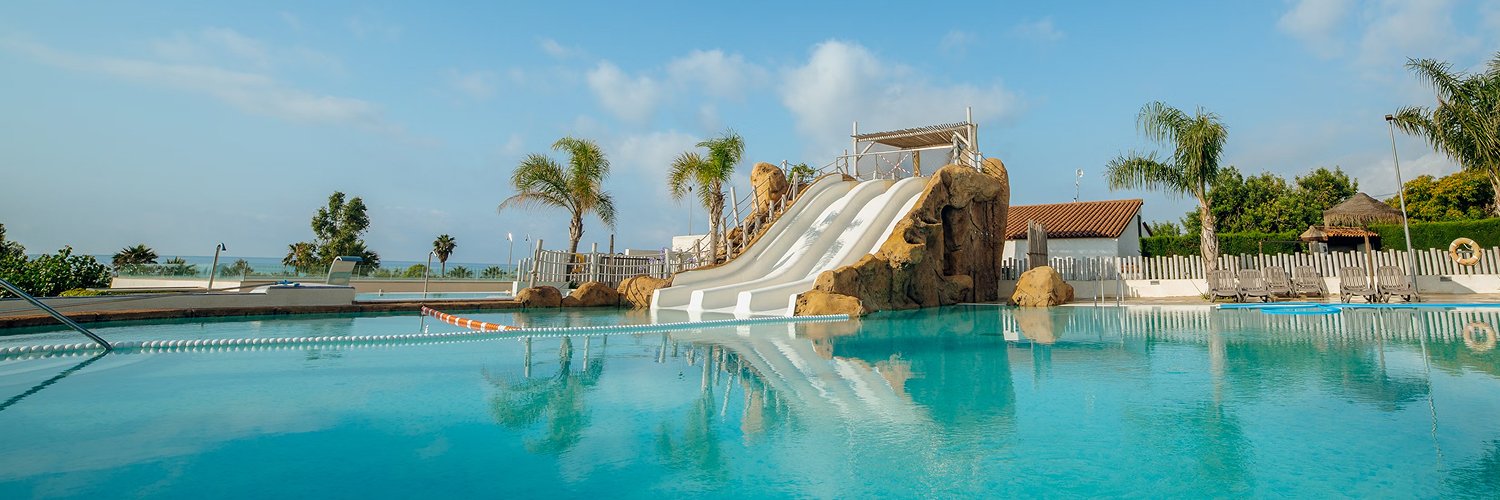 Mucho más que un camping: tu cabaña con estilo frente al Mediterráneo