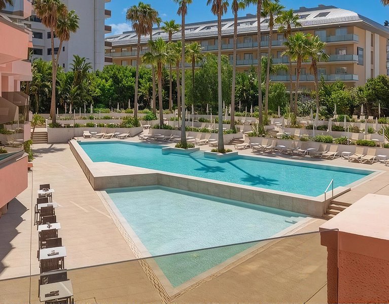 ¡Experiencia exclusiva Adults Only! Hotel 4* superior en Santa Susana con spa incluido
