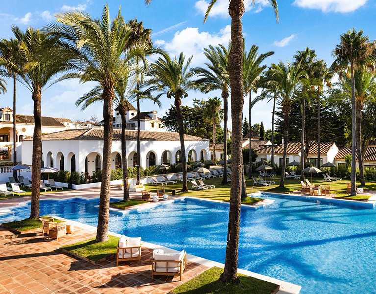 ¡Siente la exclusividad de Sotogrande! Tu refugio 4* en la Costa del Sol