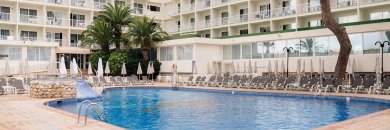 ¡Rumbo a Ibiza! Hotel en Es Canar con ferry opcional
