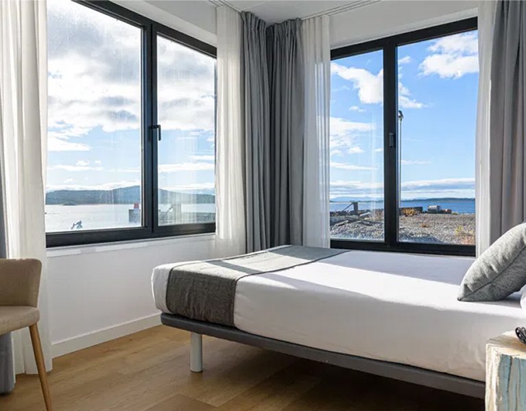 ¡Descubre Ribeira! Costa salvaje y el encanto de A Coruña