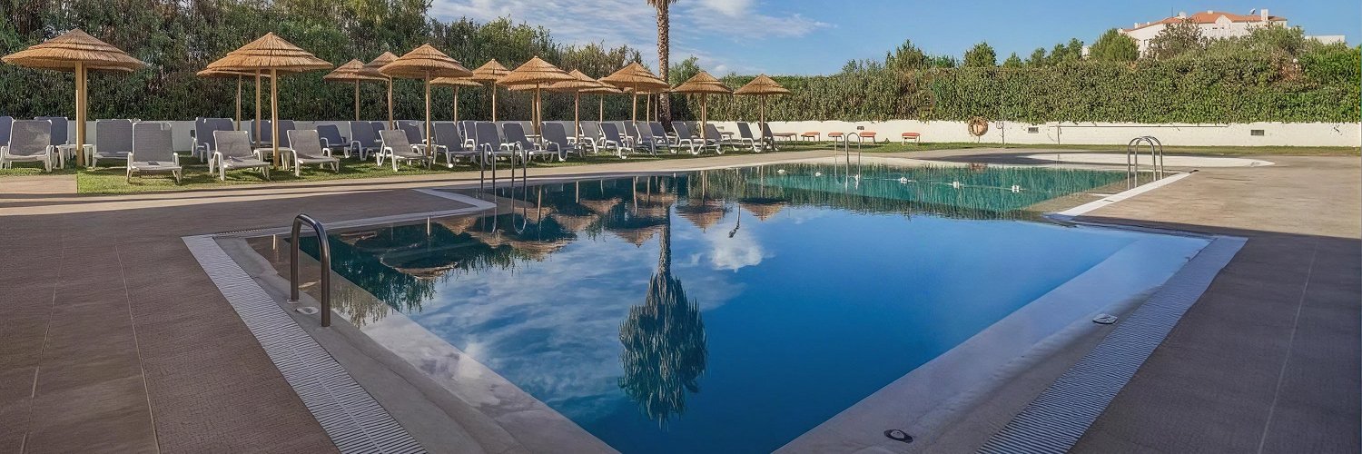Portimão y el encanto del Algarve: tus vacaciones perfectas en un hotel 4*
