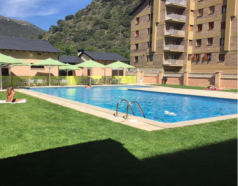 ¡El Pirineo Catalán te está esperando! Descubre Rialp a tu ritmo
