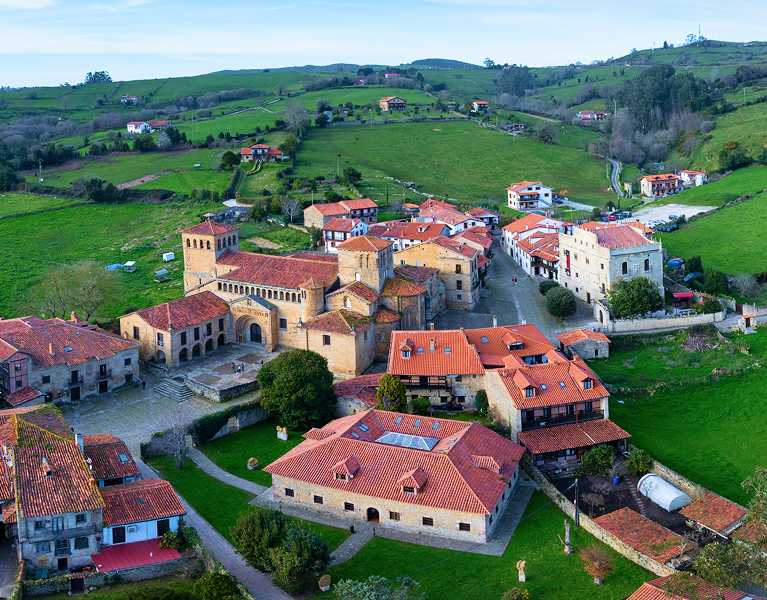¿Fin de semana por Cantabria? ¡Santillana del Mar te espera!