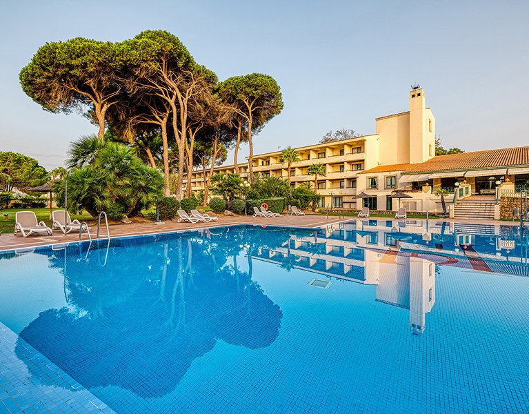 Conecta con la naturaleza en hotel 4* en el sur de Cádiz, ¡y a disfrutar!