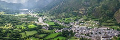 Verano y Otoño en hotel del centro de Benasque