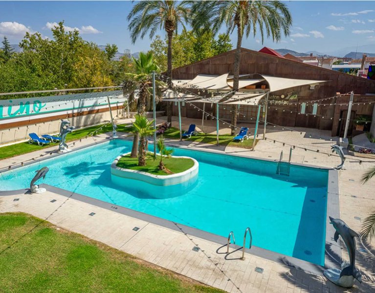 ¡La escapada con más salero! Granada en hotel 4* con piscina