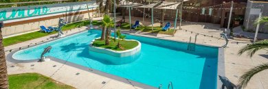 ¡Pon rumbo al sur! Granada en hotel 4* con piscina