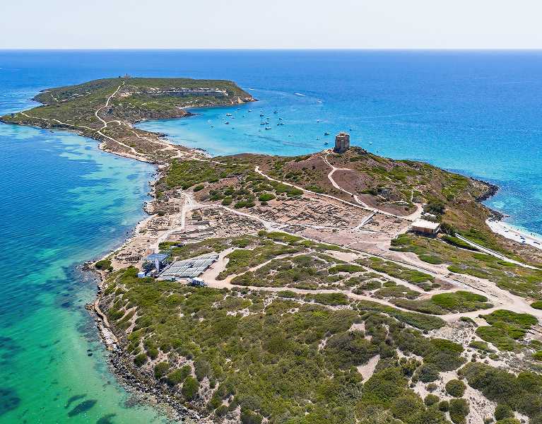Súbete al ferry y vive Cerdeña: hotel 4* y coche GRATIS