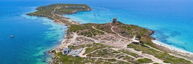 Súbete al ferry y vive Cerdeña: hotel 4* y coche GRATIS