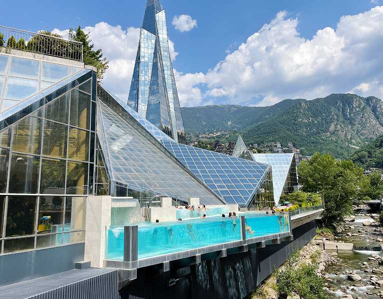 Desconecta en Andorra: fin de semana en hotel 4* de Canillo con acceso a Caldea