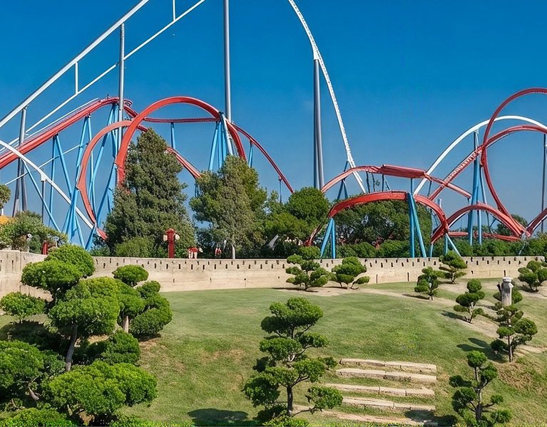 ¡Escápate a Salou con entradas a PortAventura World!