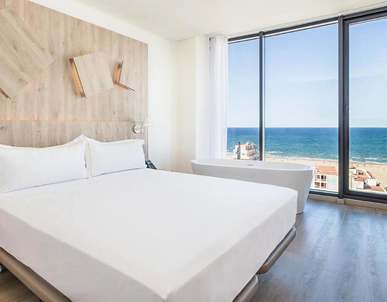 Despierta junto al Mediterráneo con tu hotel 4* en Gandia