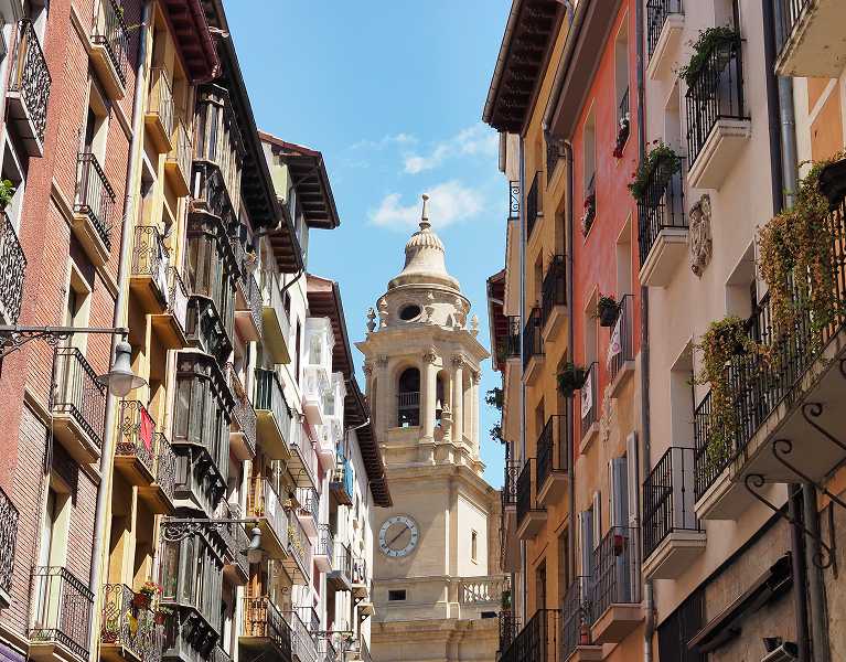¡Desconecta en Pamplona! Hotel 4* y acceso wellness incluido
