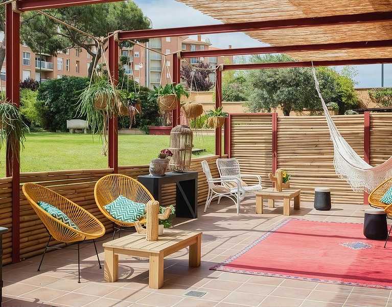 ¡Desconecta en Malgrat de Mar con yoga, Tai-Chi y zona solo adultos!
