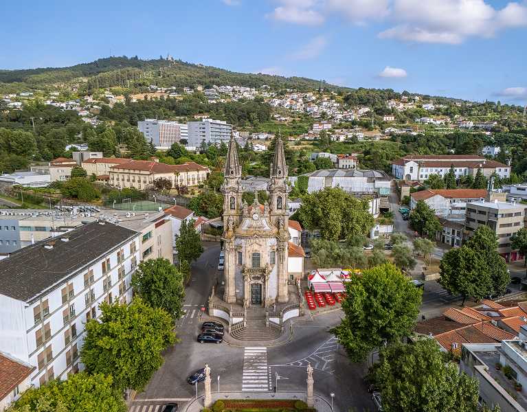 ¡Descubre Guimarães! Vive la esencia de Portugal
