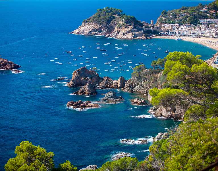 Tossa de Mar: un 4* a un paseo de la playa y la muralla medieval