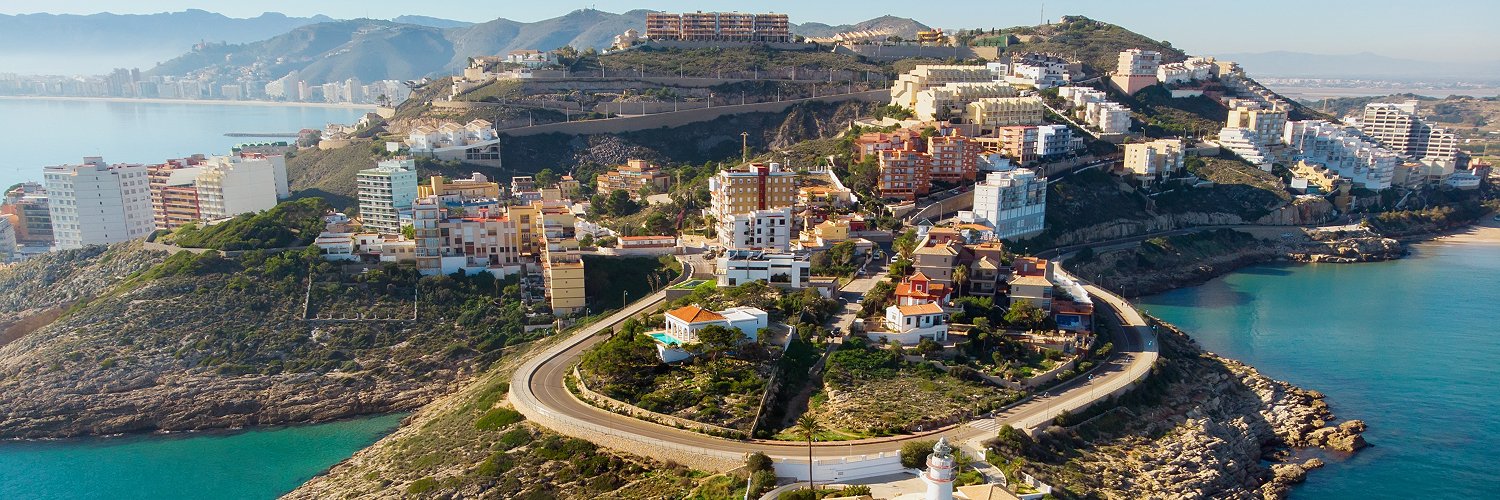 Un rincón de Cullera entre mar, faro y vacaciones