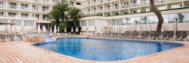 ¡Escapada a Ibiza! Hotel en Es Canar con opción de añadir ferry