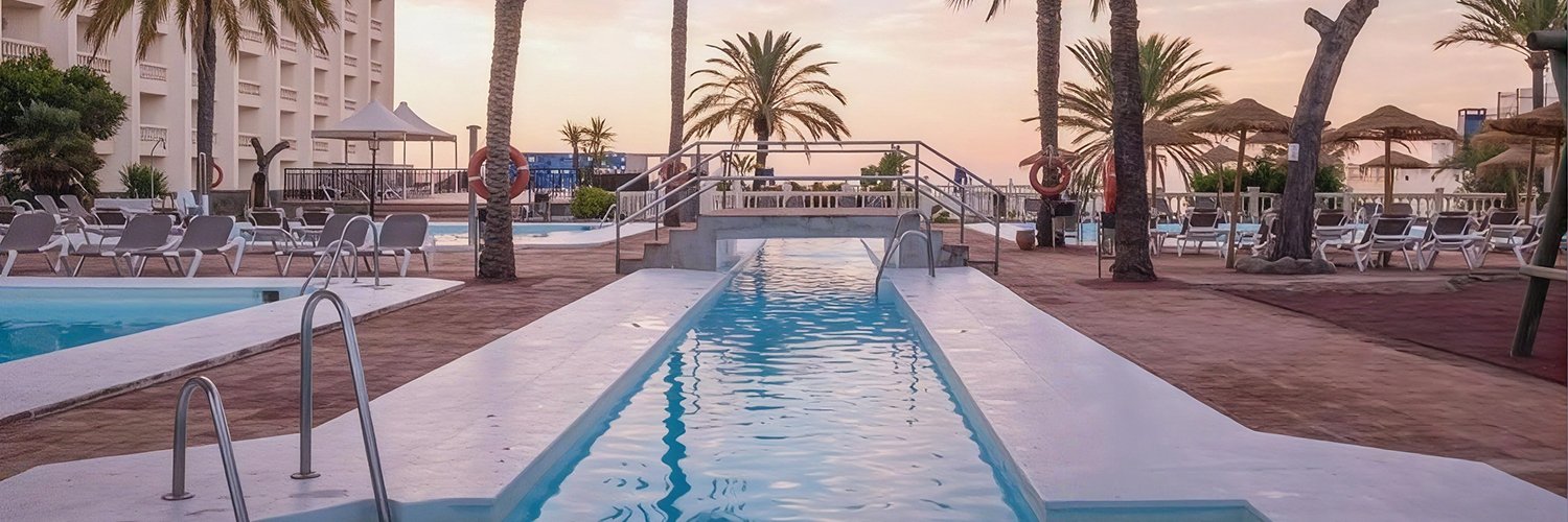 Disfruta de este 4* en Aguadulce en primera línea de playa
