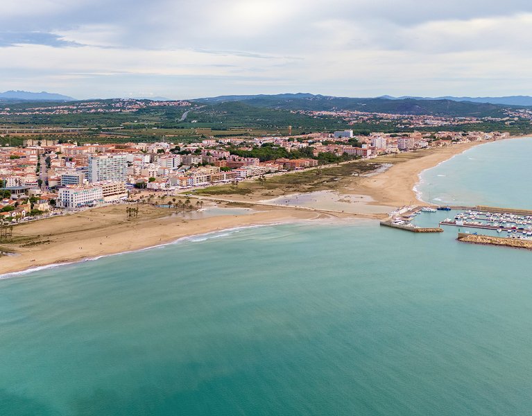 ¡Oferta irresistible en Coma-ruga! Disfruta del Mediterráneo y sus playas doradas 