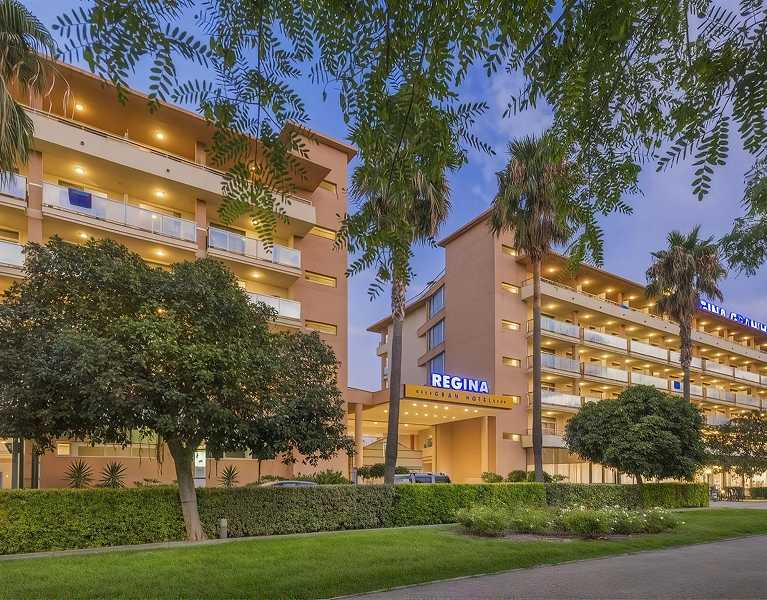 Halloween en Salou: duerme en un hotel 4* tematizado y cruza el pasaje del terror
