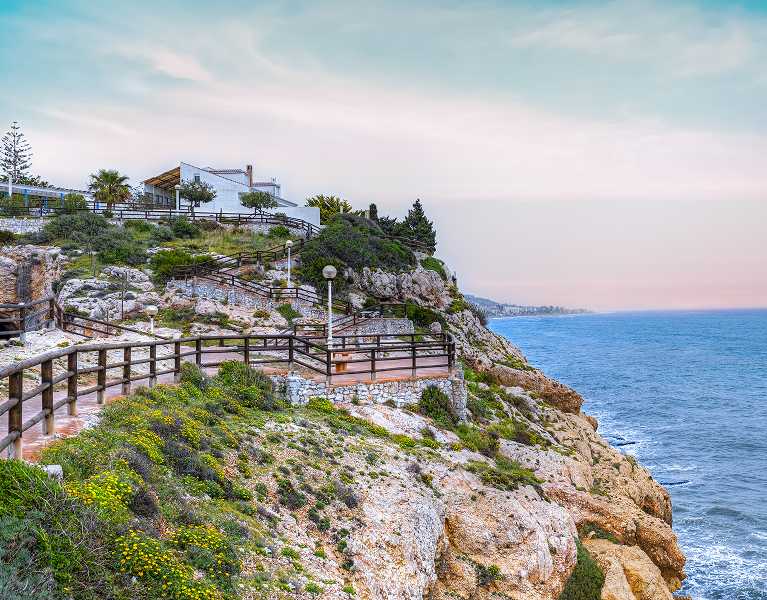 Despiértate frente al Mediterráneo: una escapada 4* en Rincón de la Victoria