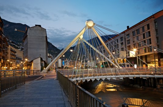 Disfruta Andorra entre montañas y burbujas: hotel 4* con spa incluido - Destino