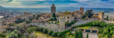 Descubre Pals desde un apartamento junto a la Costa Brava