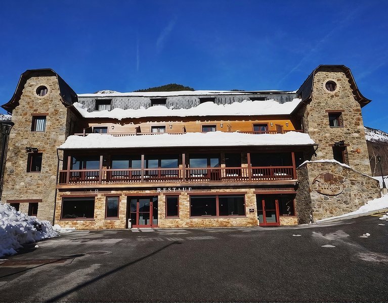¡De las montañas al jacuzzi! Escápate a un hotel 4* en Andorra con spa incluido
