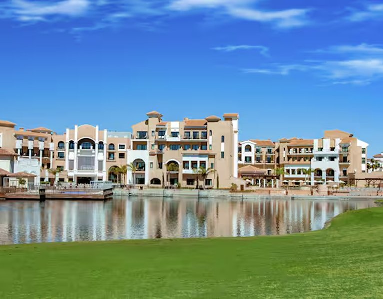 ¡Escapada de lujo en Murcia! Desconecta en un Hilton 5* con acceso al spa