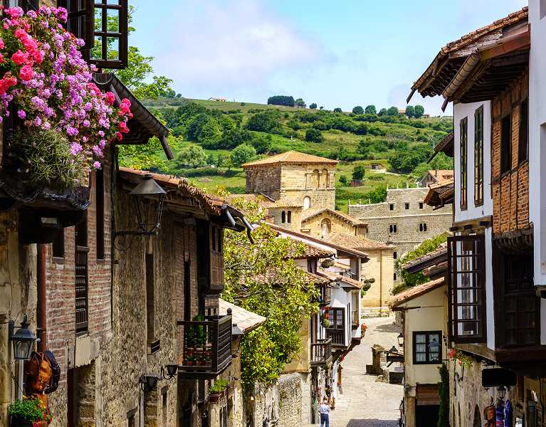 ¡Enamórate de Cantabria! Un 3 estrellas junto a Santillana del Mar