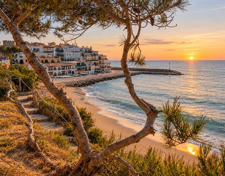 Escápate a Comarruga: el paraíso costero de la Costa Dorada