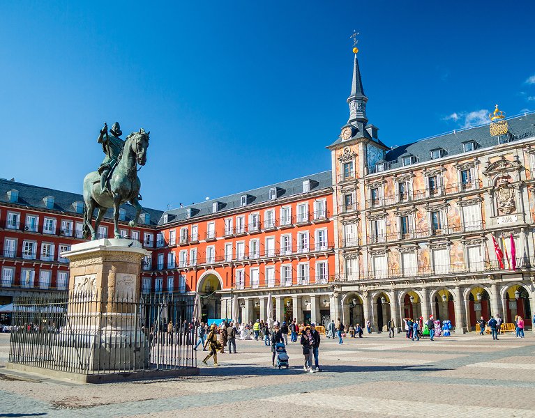 ¡La capital te espera! Tu escapada 4* cerca de Madrid