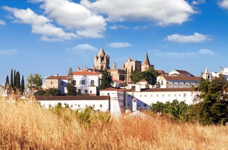 Descubre Évora: la joya del Alentejo en Portugal - Destino