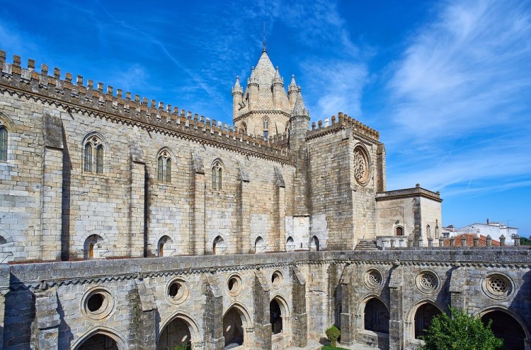 Descubre Évora: la joya del Alentejo en Portugal - Destino