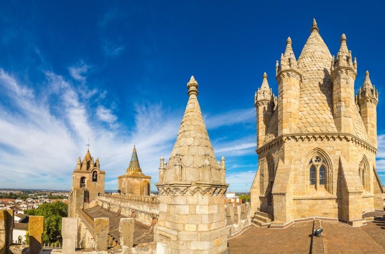 Descubre Évora: la joya del Alentejo en Portugal - Destino
