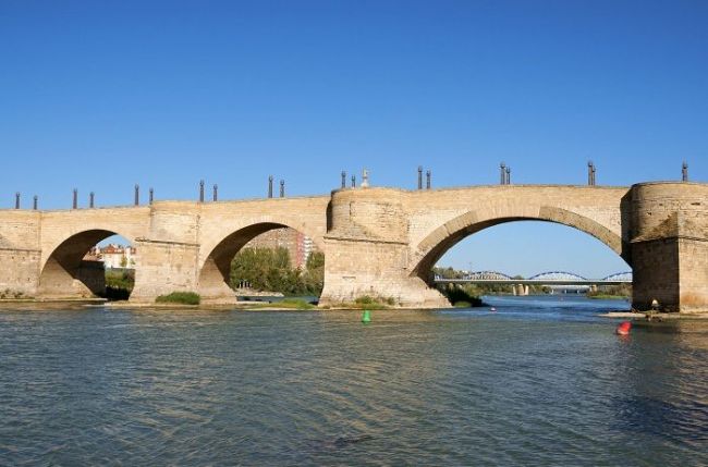 Escapada Romántica y Sensual en Zaragoza - Destino