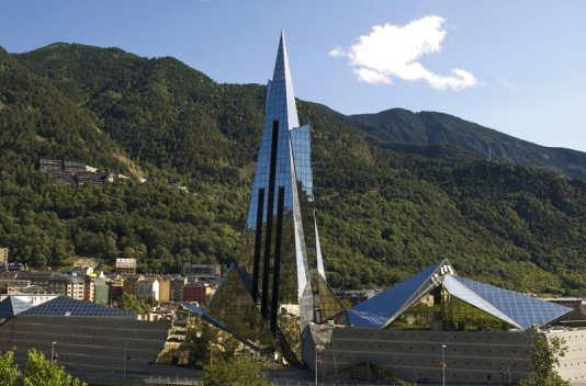 Hotel 4* céntrico en Andorra con Caldea - Destino