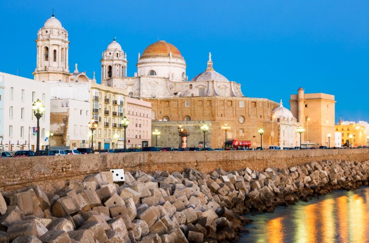 Vacaciones en Hotel 4* con Media Pensión en Rota (Cádiz) - Destino