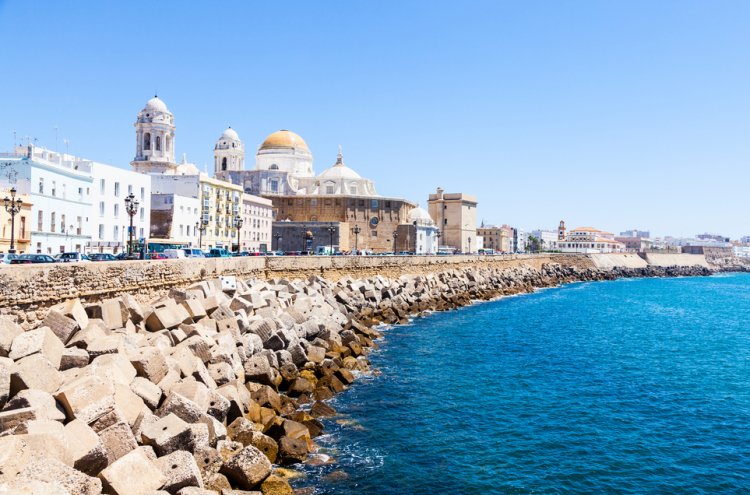 Vacaciones en Hotel 4* con Media Pensión en Rota (Cádiz) - Destino